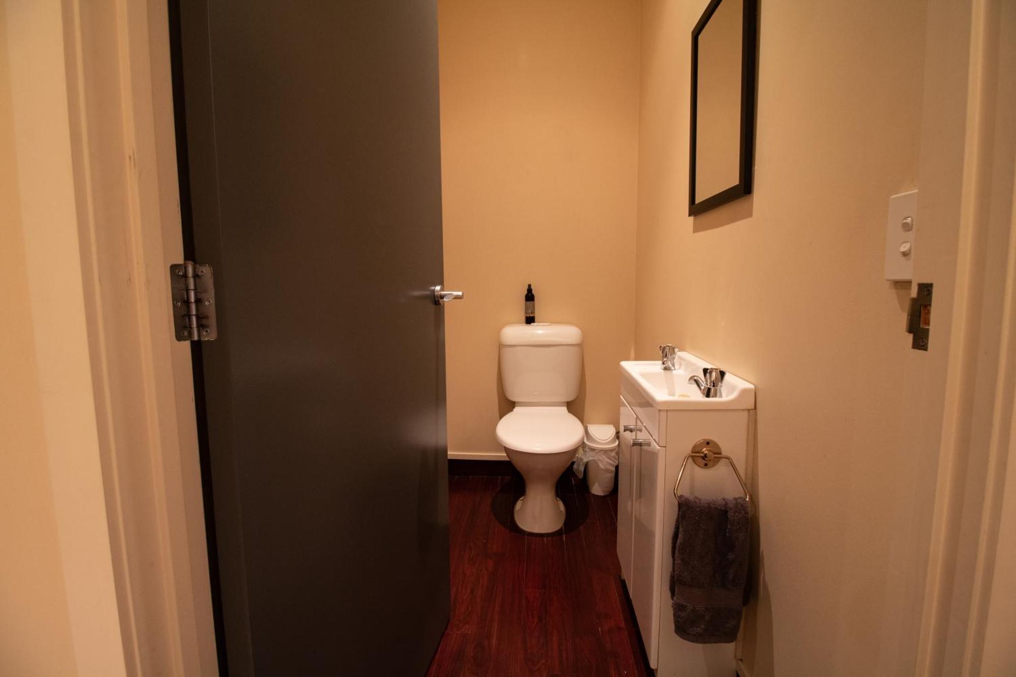 Large Luxury Apartment Located Right In Town Taupo Dış mekan fotoğraf