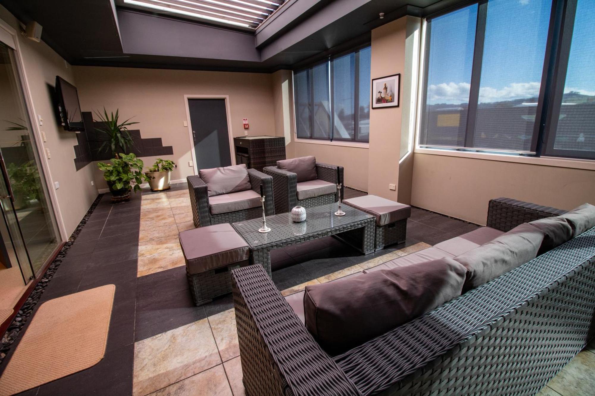 Large Luxury Apartment Located Right In Town Taupo Dış mekan fotoğraf