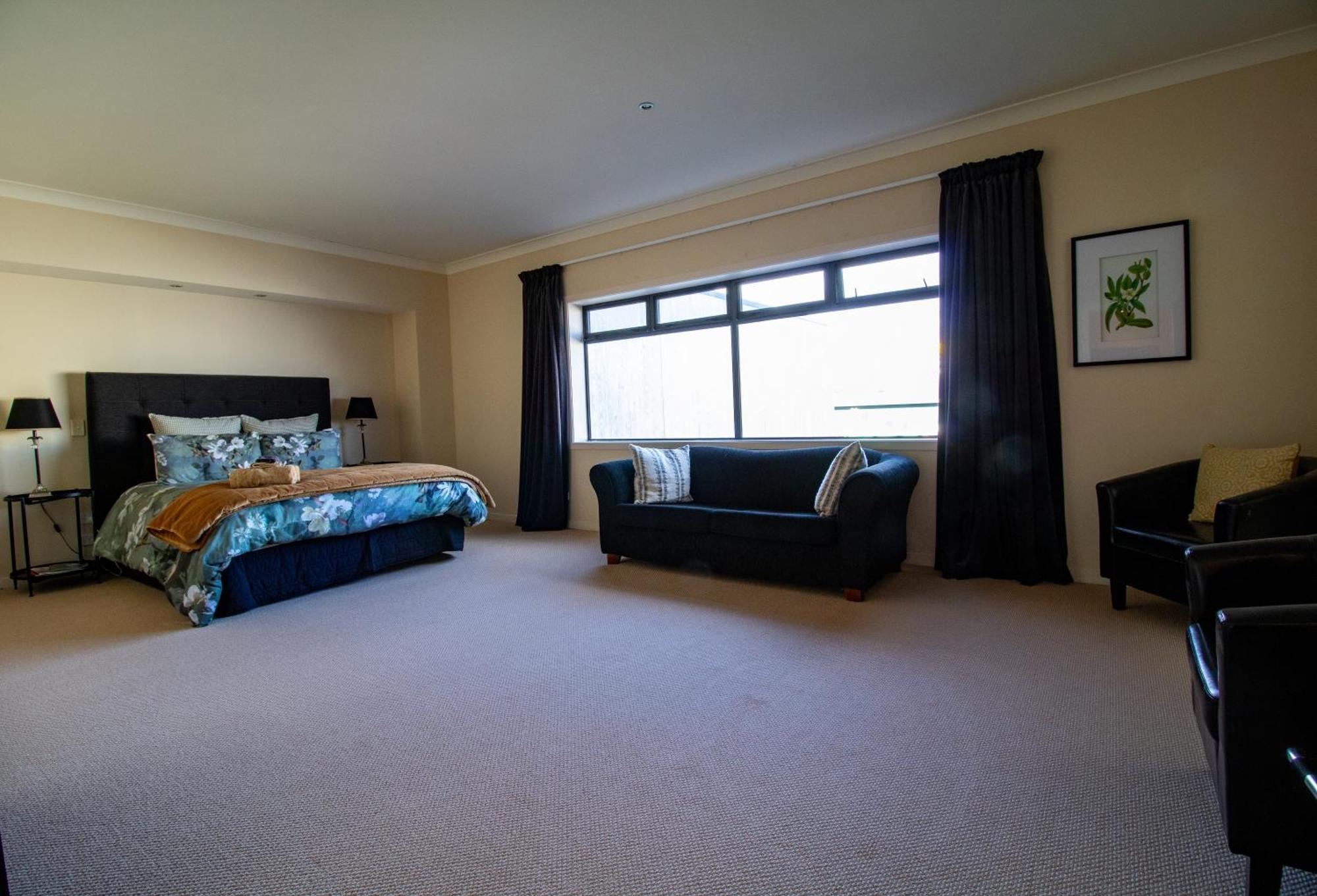 Large Luxury Apartment Located Right In Town Taupo Dış mekan fotoğraf